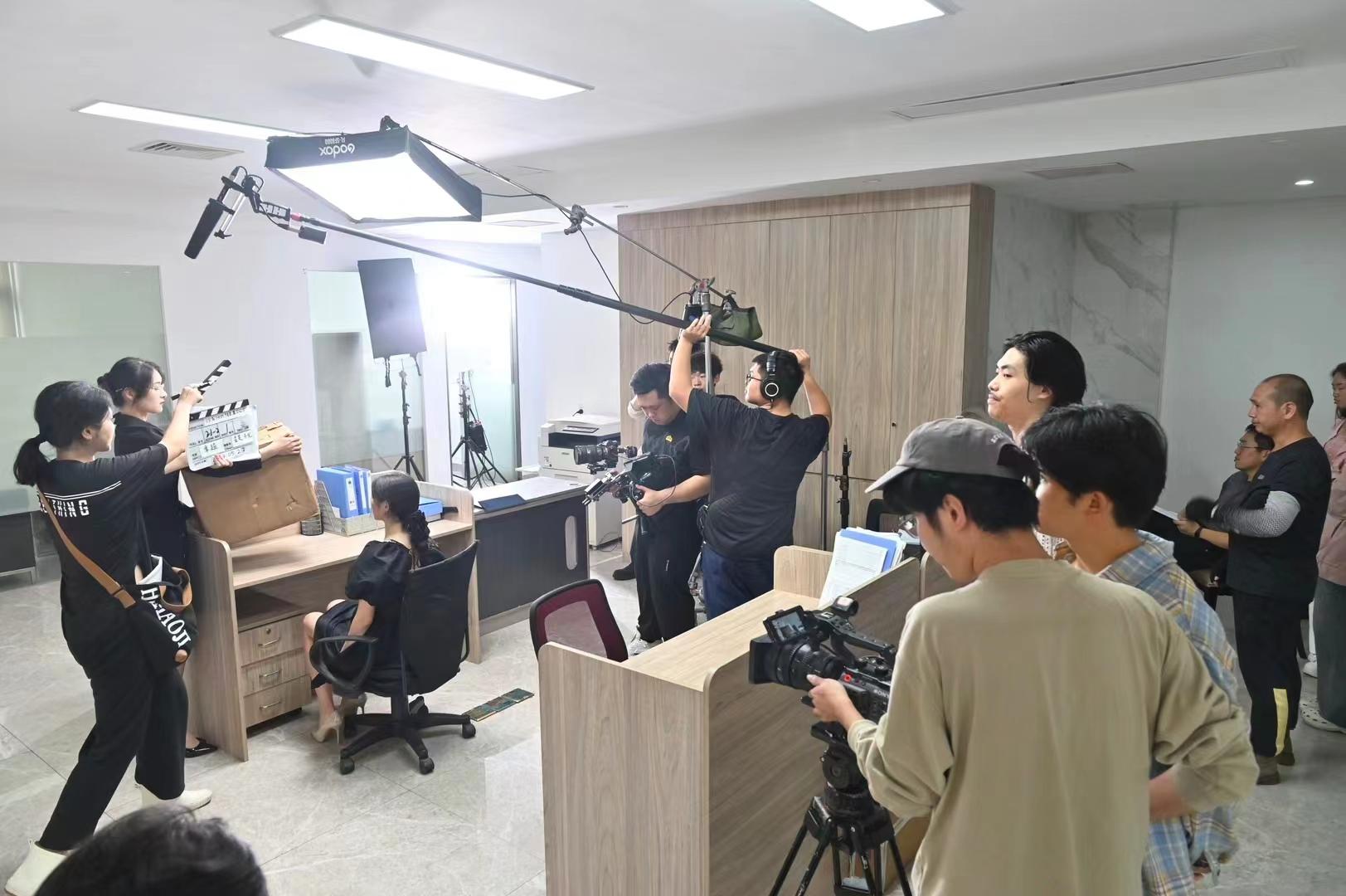 首部沙县小吃题材网络微短剧正式开机(图4) 首部沙县小吃题材网络微短剧正式开机(图4)